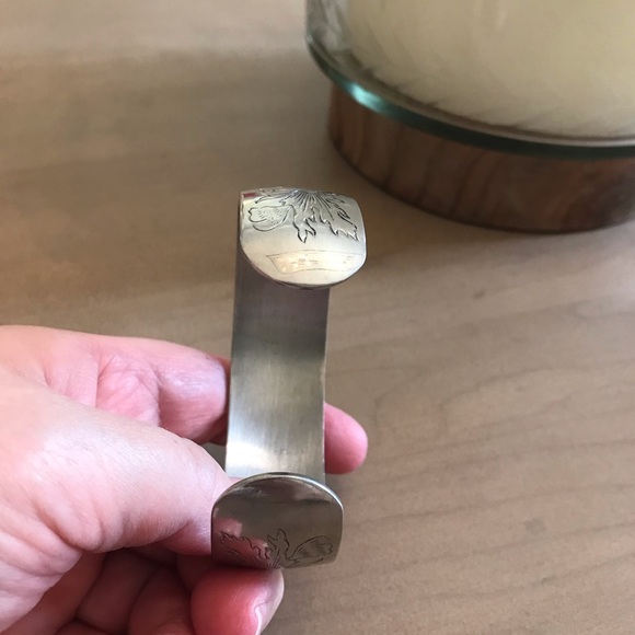 Vintage Kirk Pewter Daisy Pattern Bangle Bracelet - Picture 6 of 7